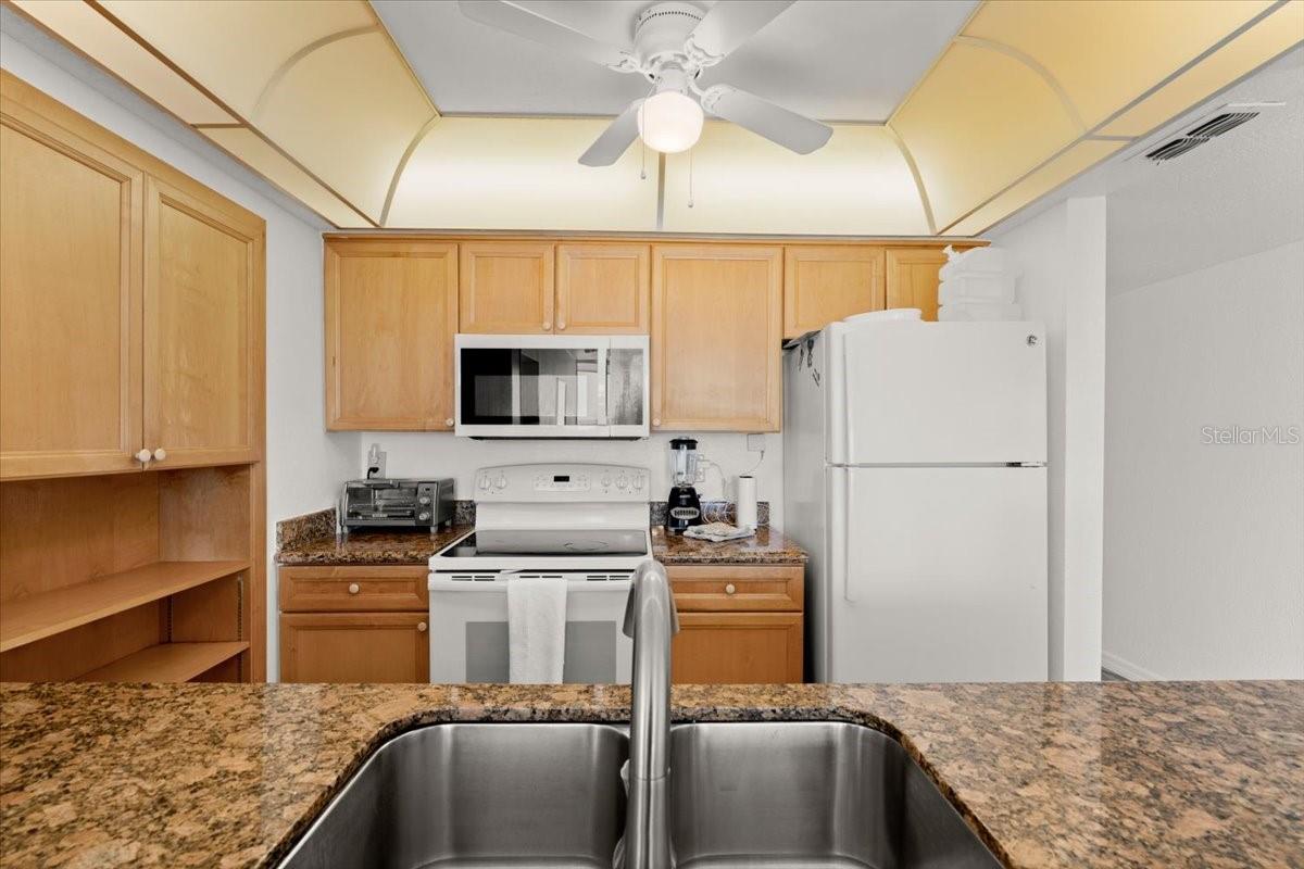 Image 10 of 42 For 5201 Atlantic Avenue 708a