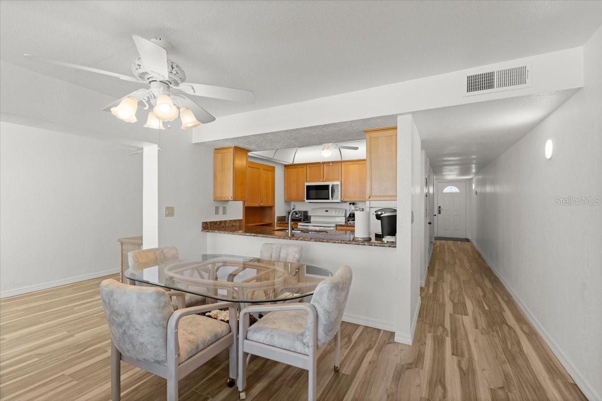 Image 11 of 42 For 5201 Atlantic Avenue 708a