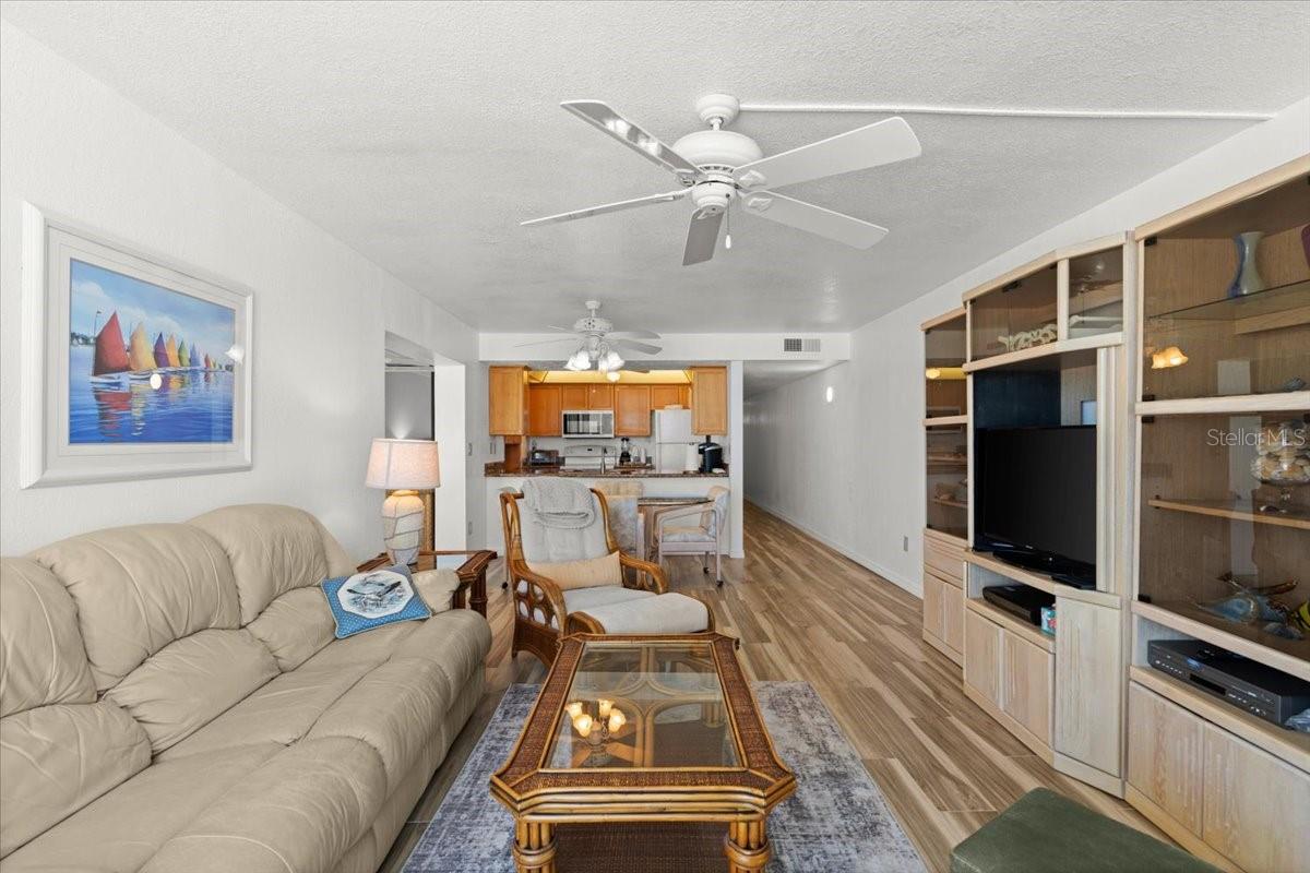 Image 16 of 42 For 5201 Atlantic Avenue 708a