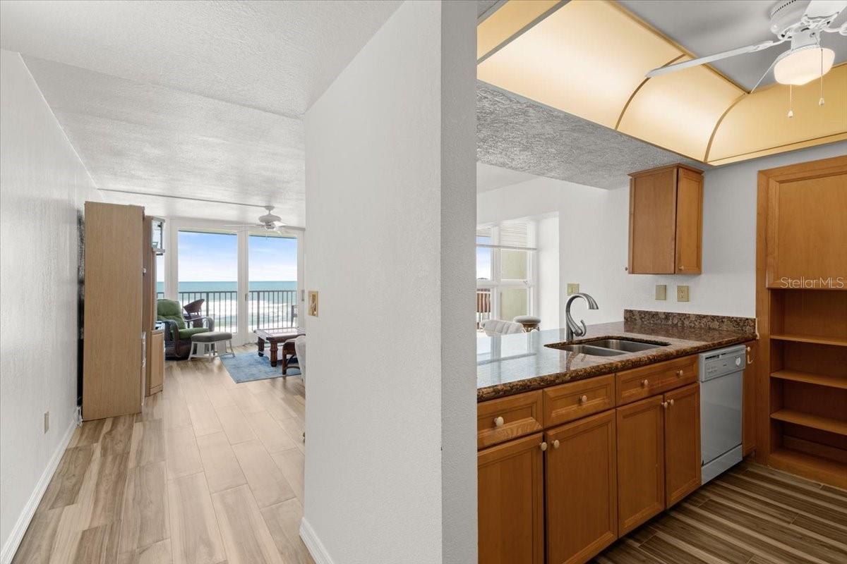 Image 7 of 42 For 5201 Atlantic Avenue 708a