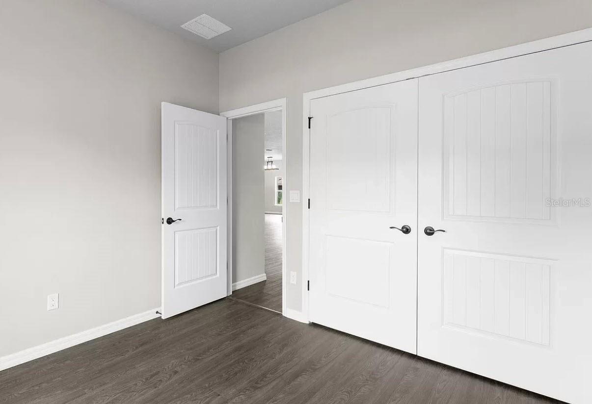 Image 11 of 17 For 377 Palm Drive