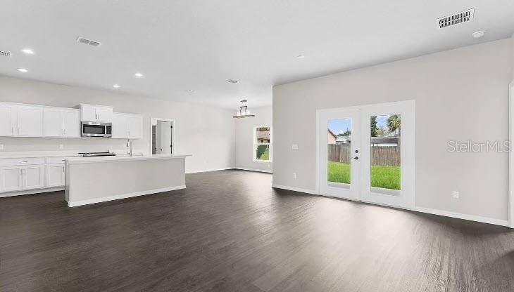 Image 4 of 17 For 377 Palm Drive