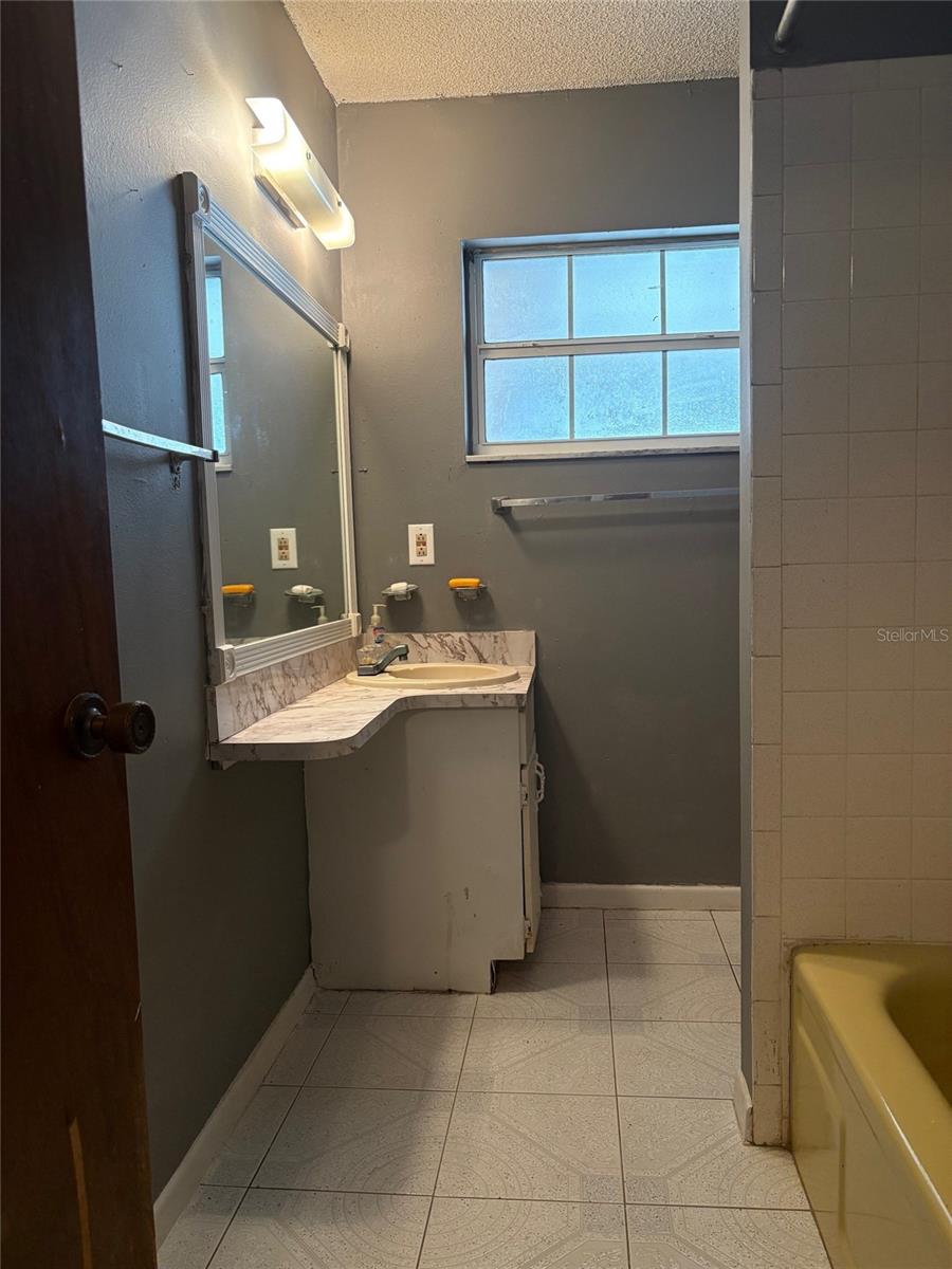 Image 12 of 15 For 2114 Travelers Palm Drive