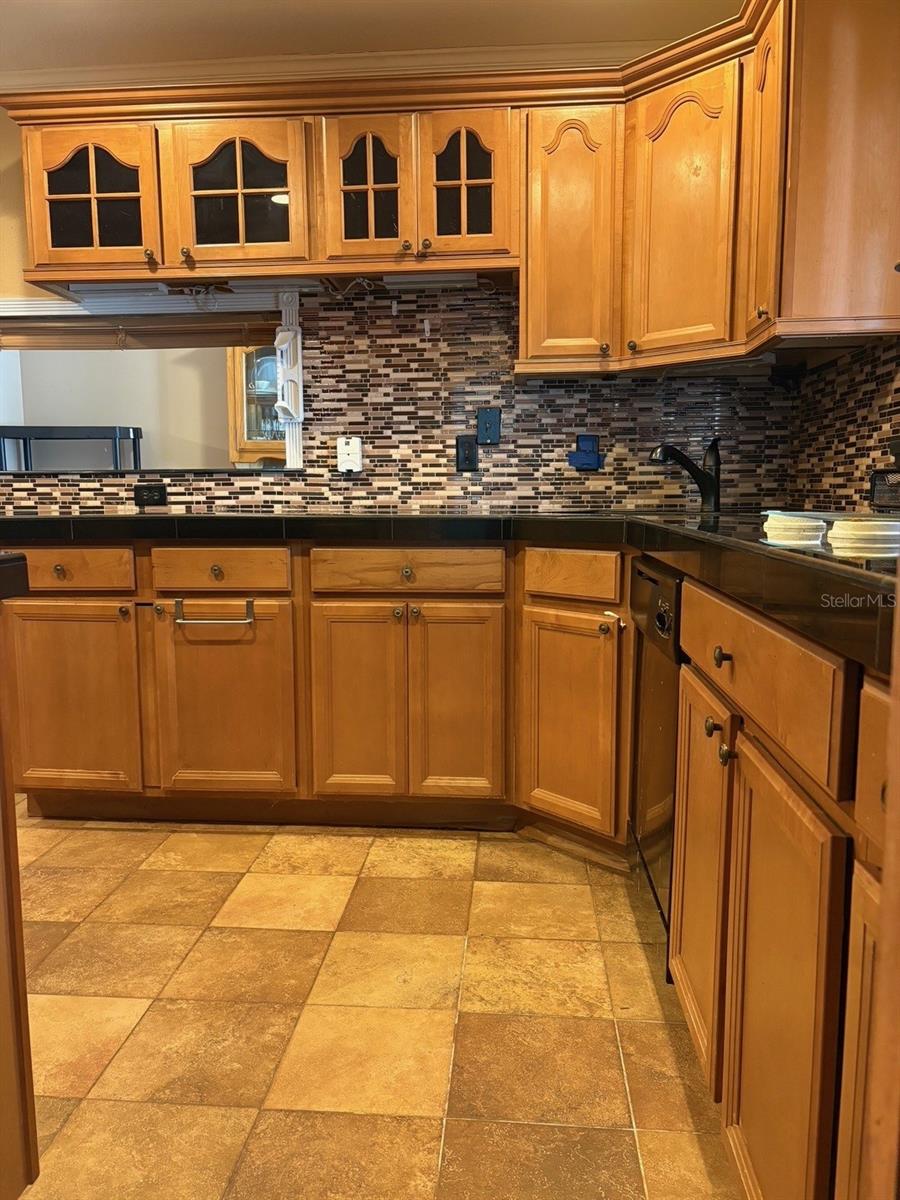 Image 7 of 15 For 2114 Travelers Palm Drive