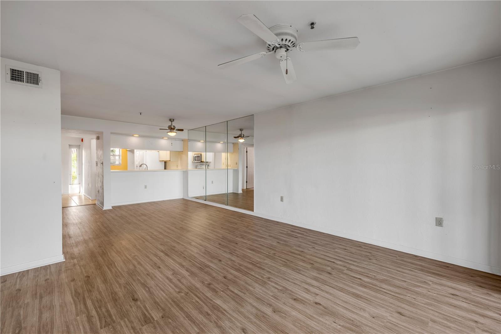Image 8 of 31 For 464 Bouchelle Drive 104