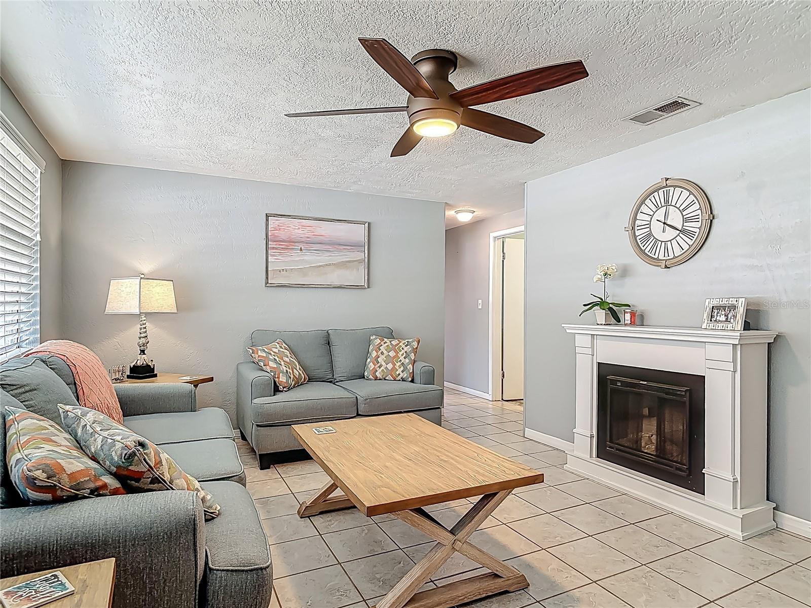 Image 4 of 45 For 836 6th Street