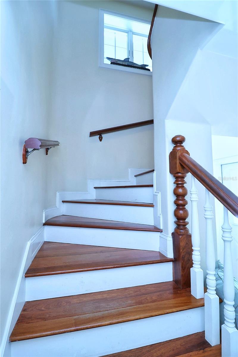 Image 75 of 90 For 1913 Hill Street 2