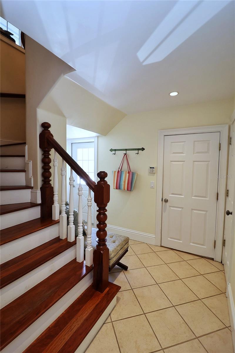 Image 76 of 90 For 1913 Hill Street 2