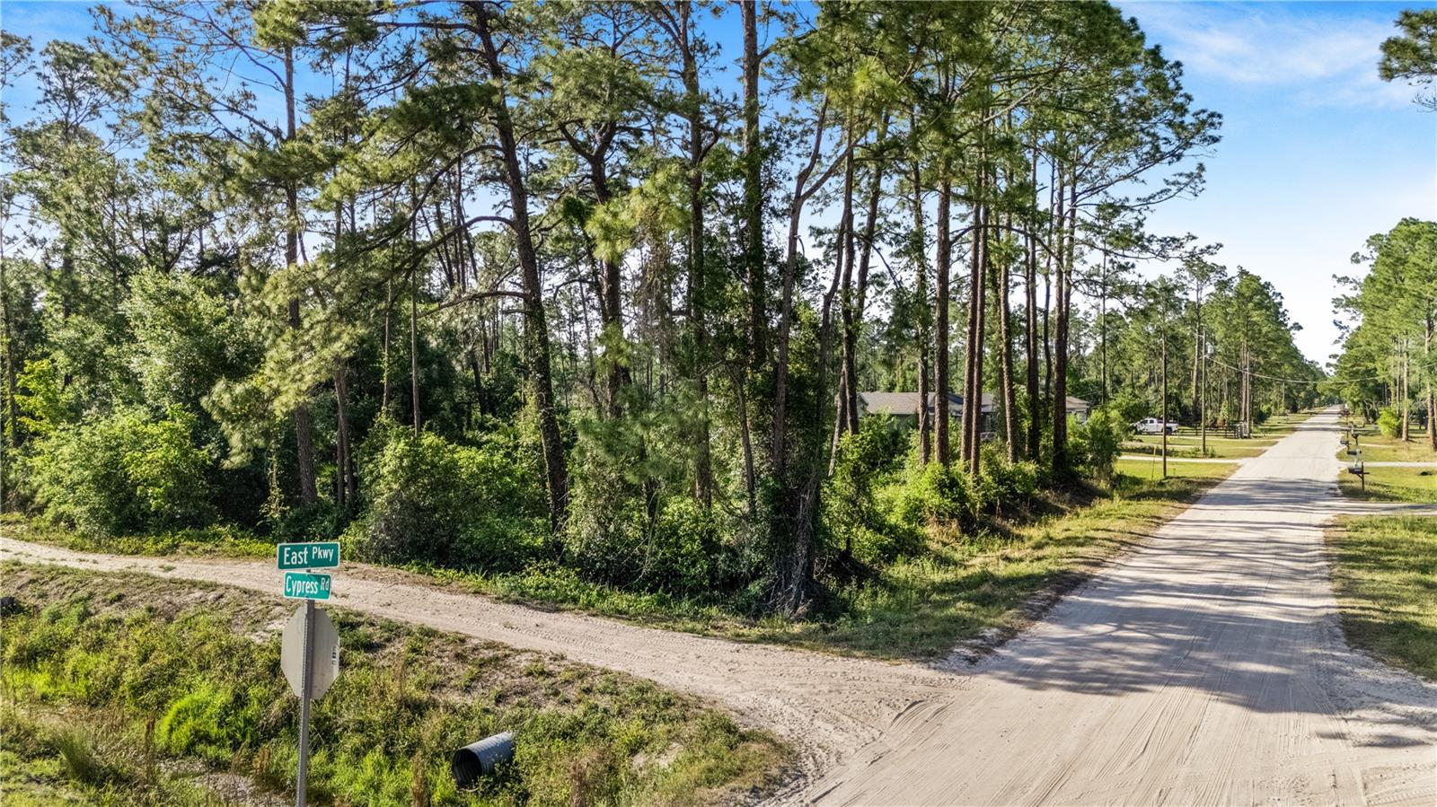 Image 9 of 13 For 1720 East Parkway