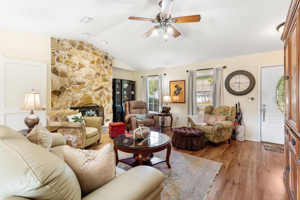 Image 11 of 77 For 229 Oak Ridge Drive