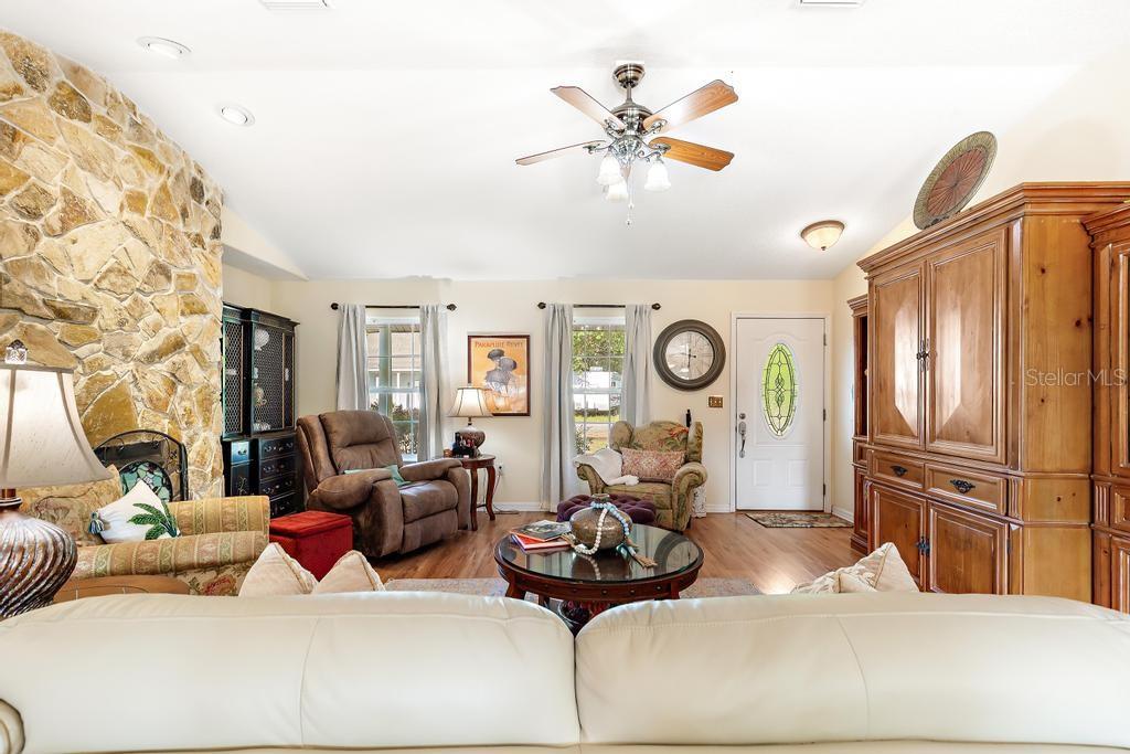 Image 12 of 77 For 229 Oak Ridge Drive