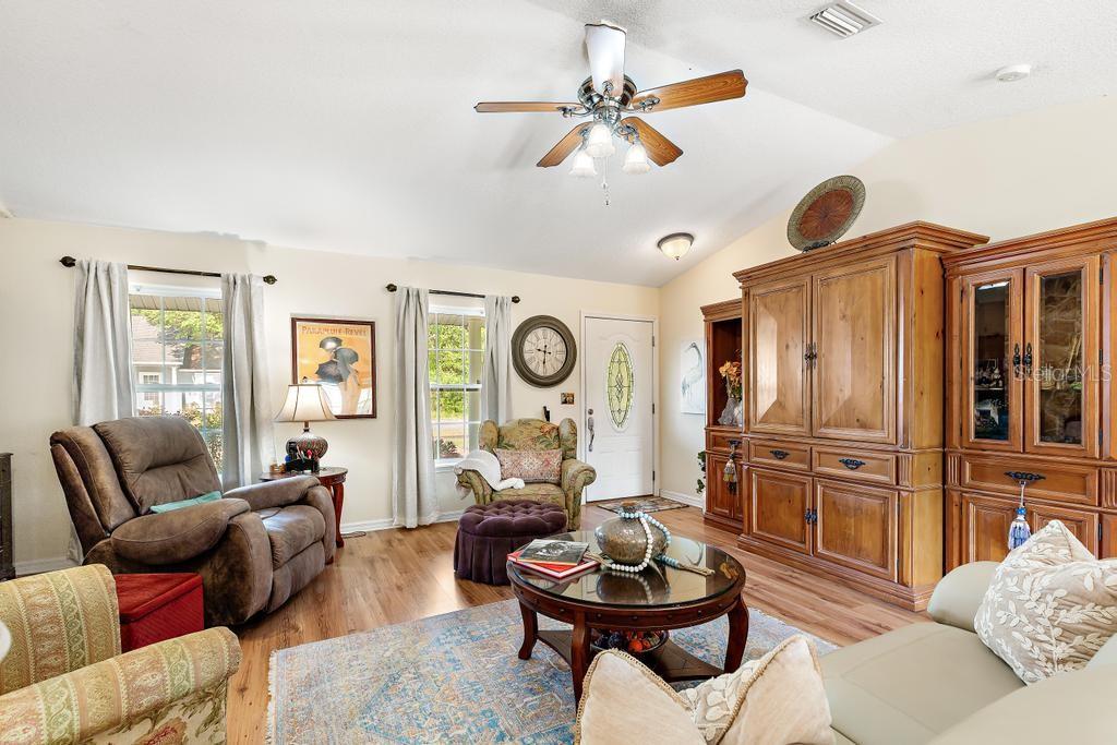 Image 13 of 77 For 229 Oak Ridge Drive