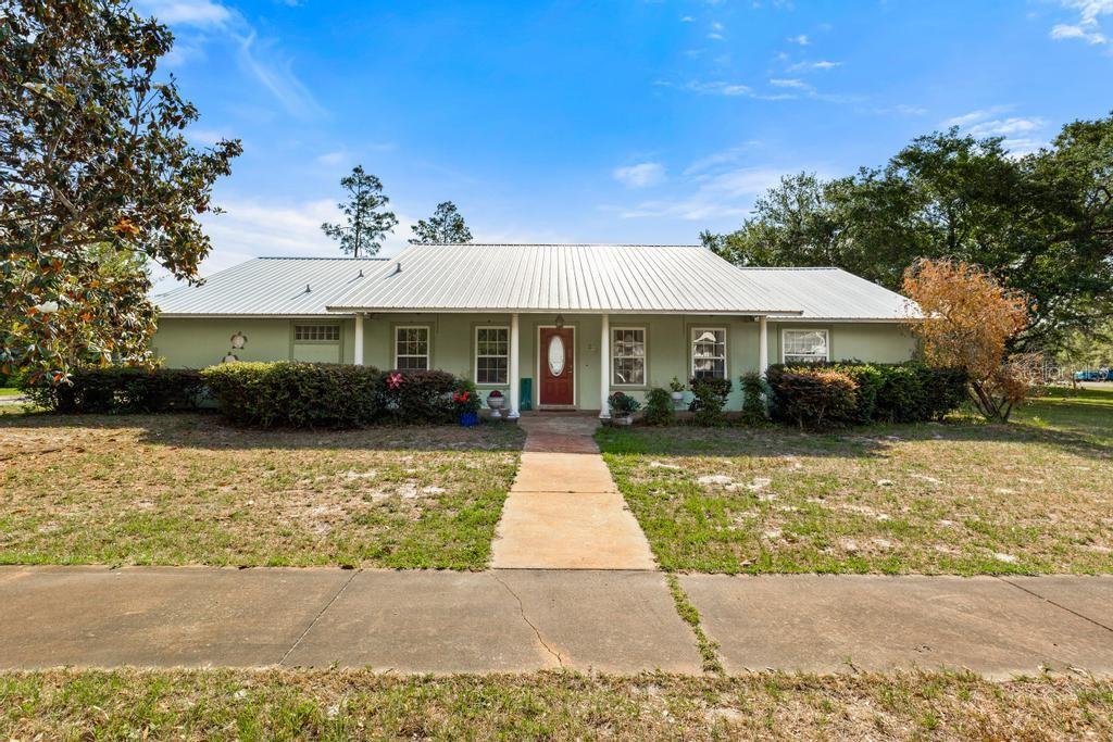 Image 4 of 77 For 229 Oak Ridge Drive