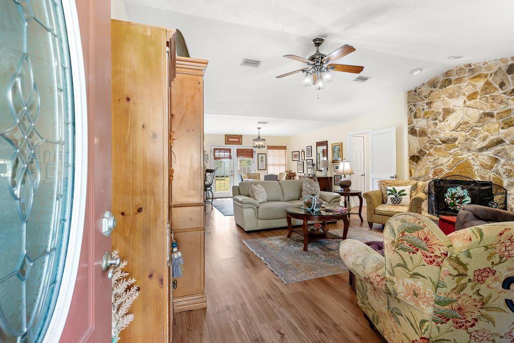 Image 8 of 77 For 229 Oak Ridge Drive