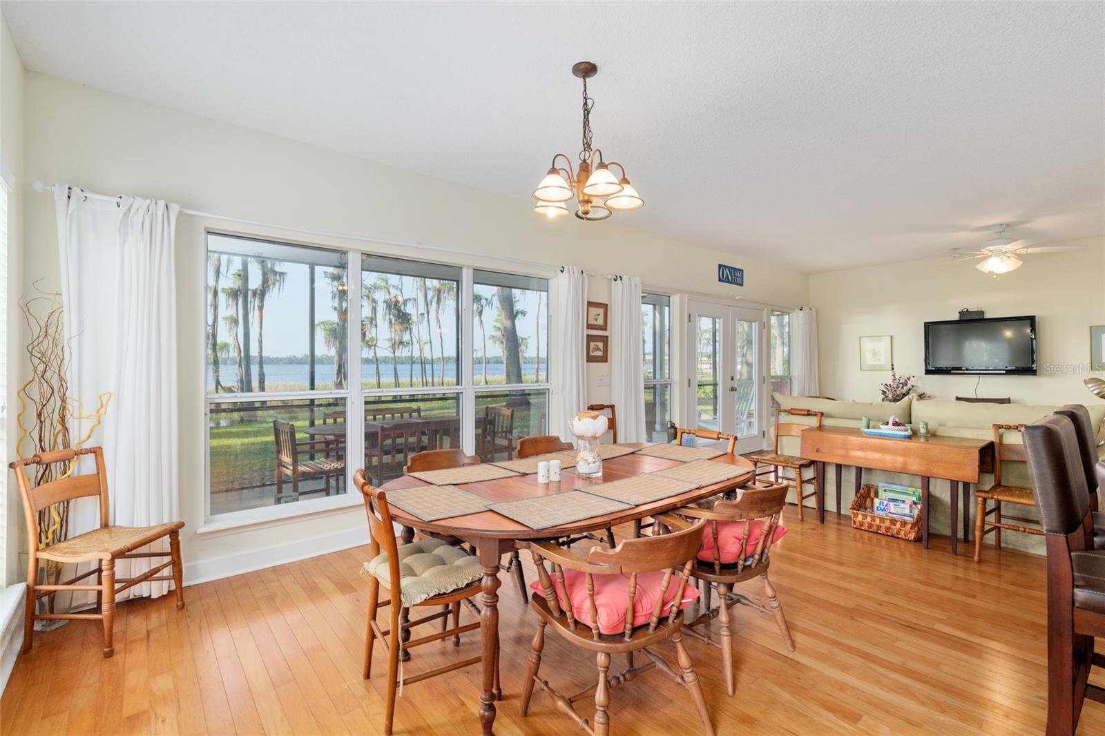 Image 16 of 96 For 2499 30th Street