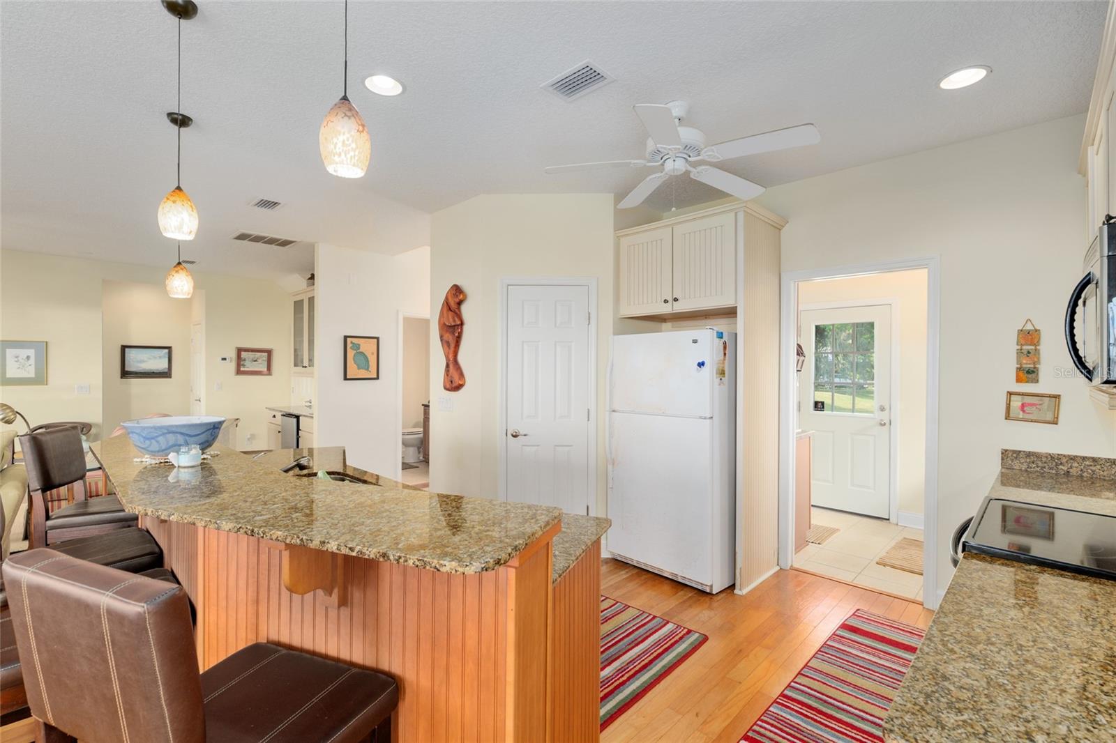 Image 21 of 96 For 2499 30th Street