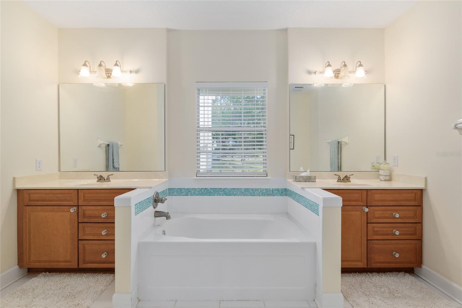 Image 30 of 96 For 2499 30th Street