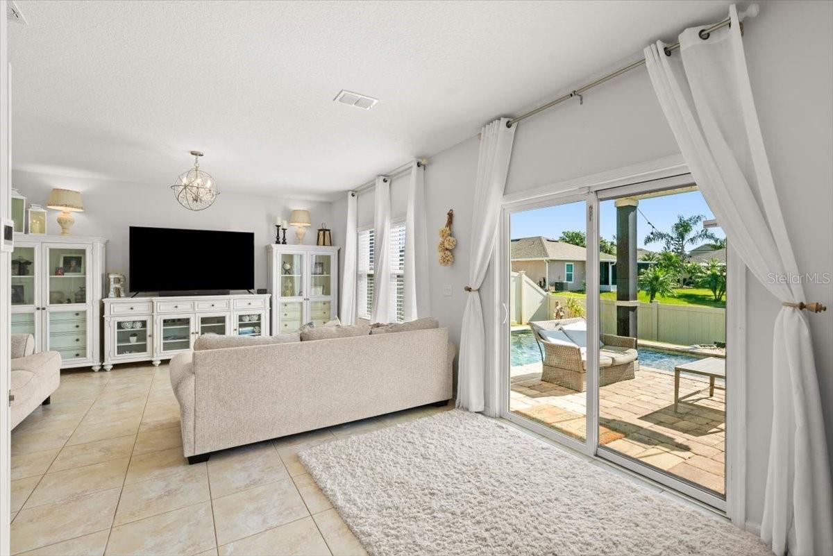 Image 18 of 53 For 5337 Royal Plantation Boulevard