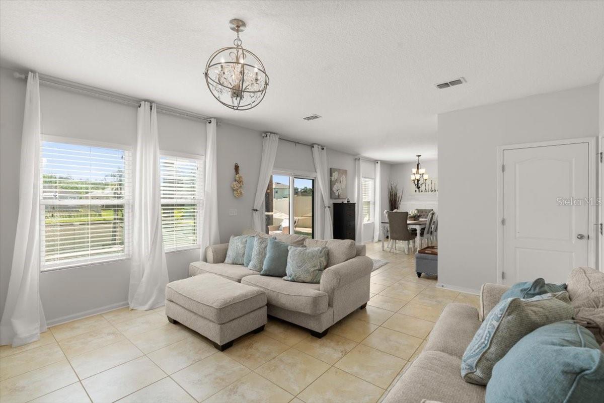 Image 19 of 53 For 5337 Royal Plantation Boulevard