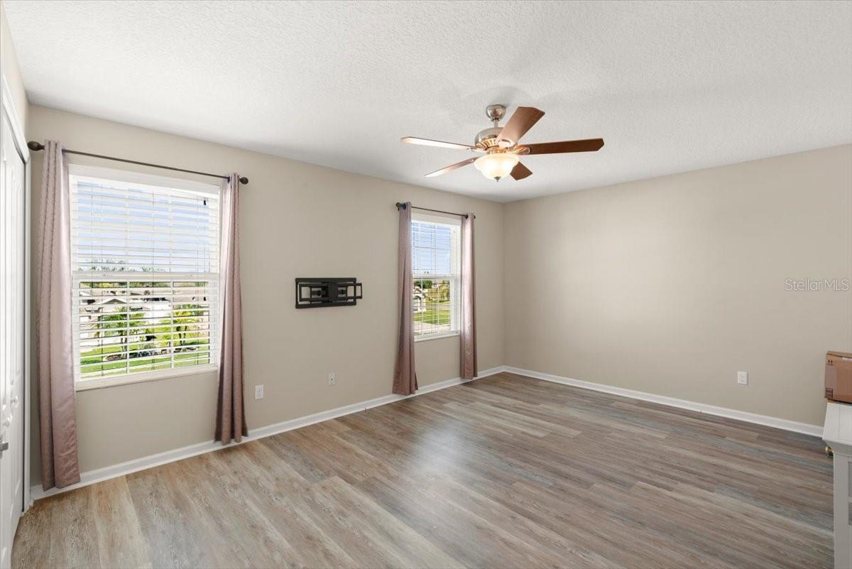 Image 33 of 53 For 5337 Royal Plantation Boulevard