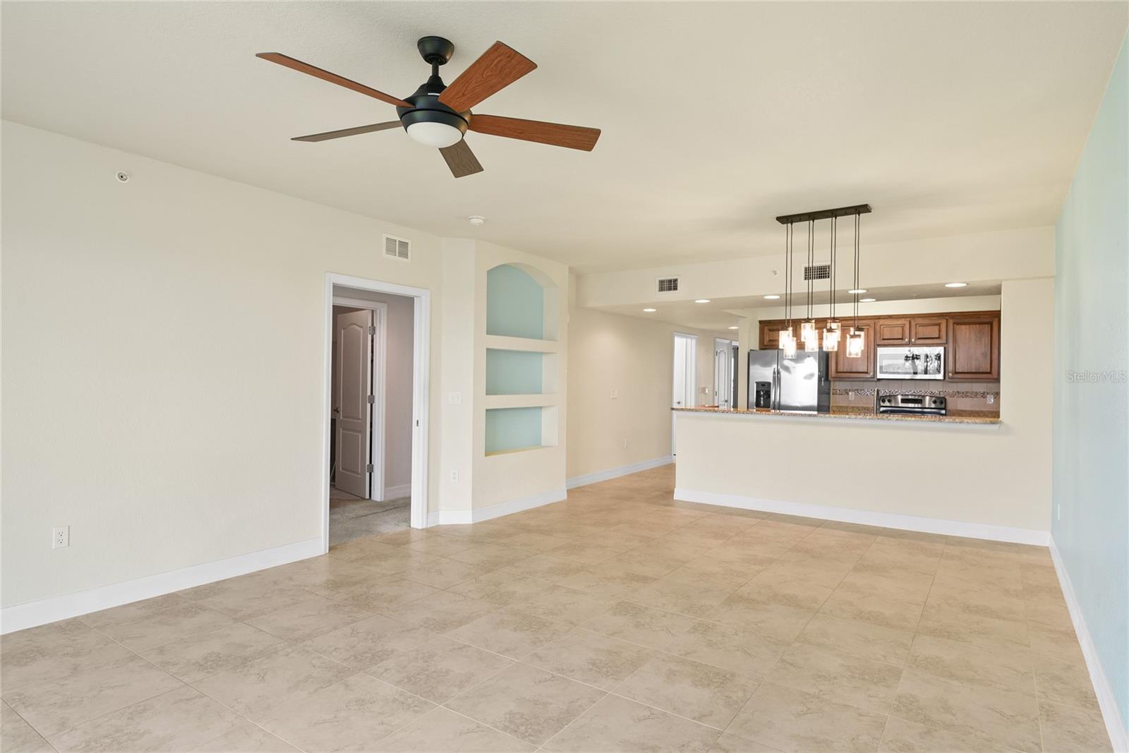 Image 10 of 63 For 5300 Atlantic Avenue 19-403
