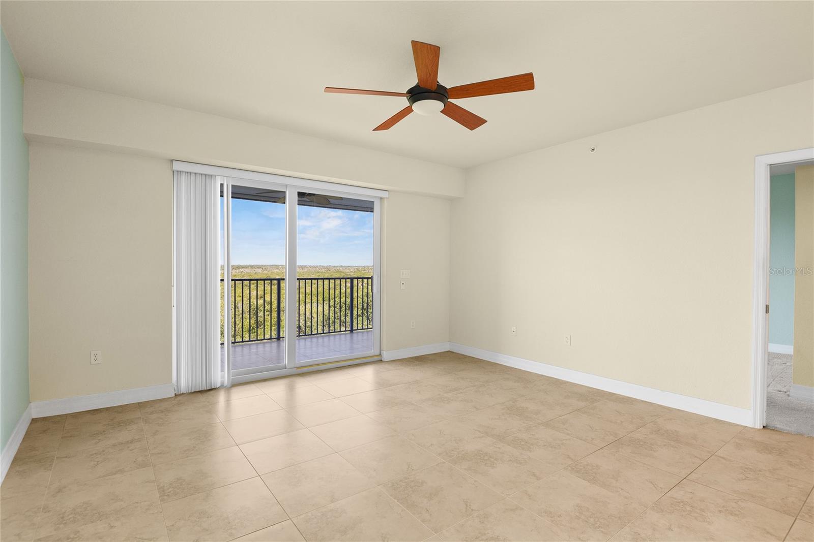 Image 18 of 63 For 5300 Atlantic Avenue 19-403