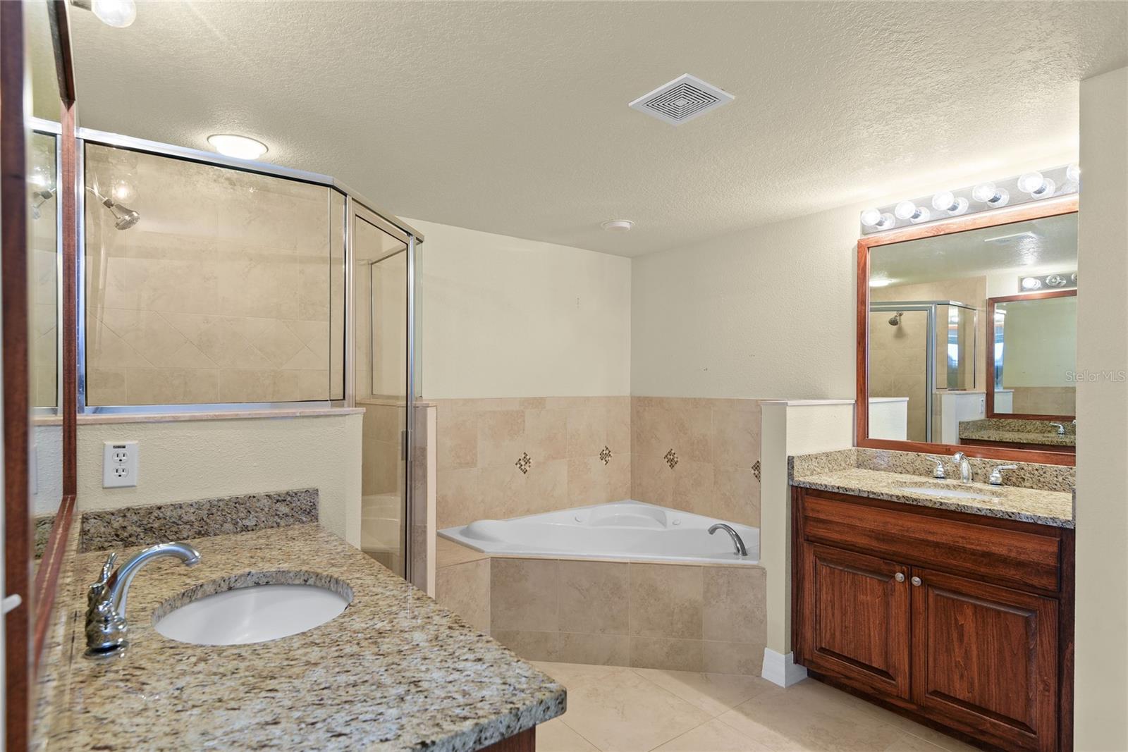 Image 24 of 63 For 5300 Atlantic Avenue 19-403