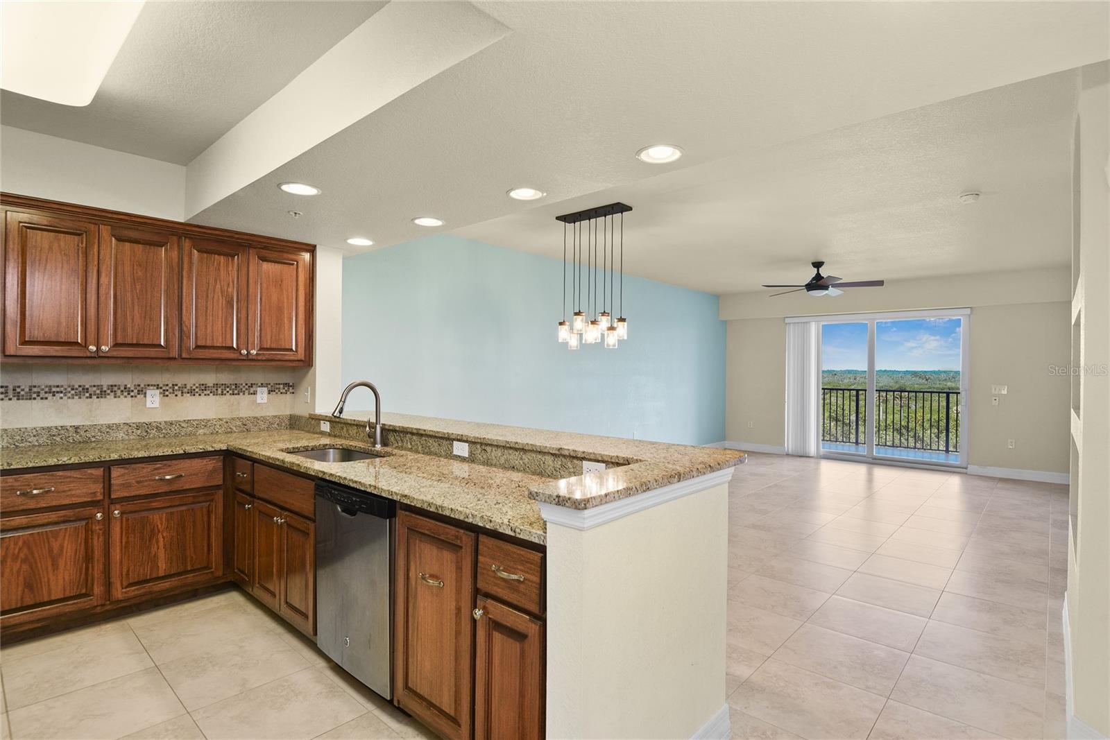 Image 8 of 63 For 5300 Atlantic Avenue 19-403