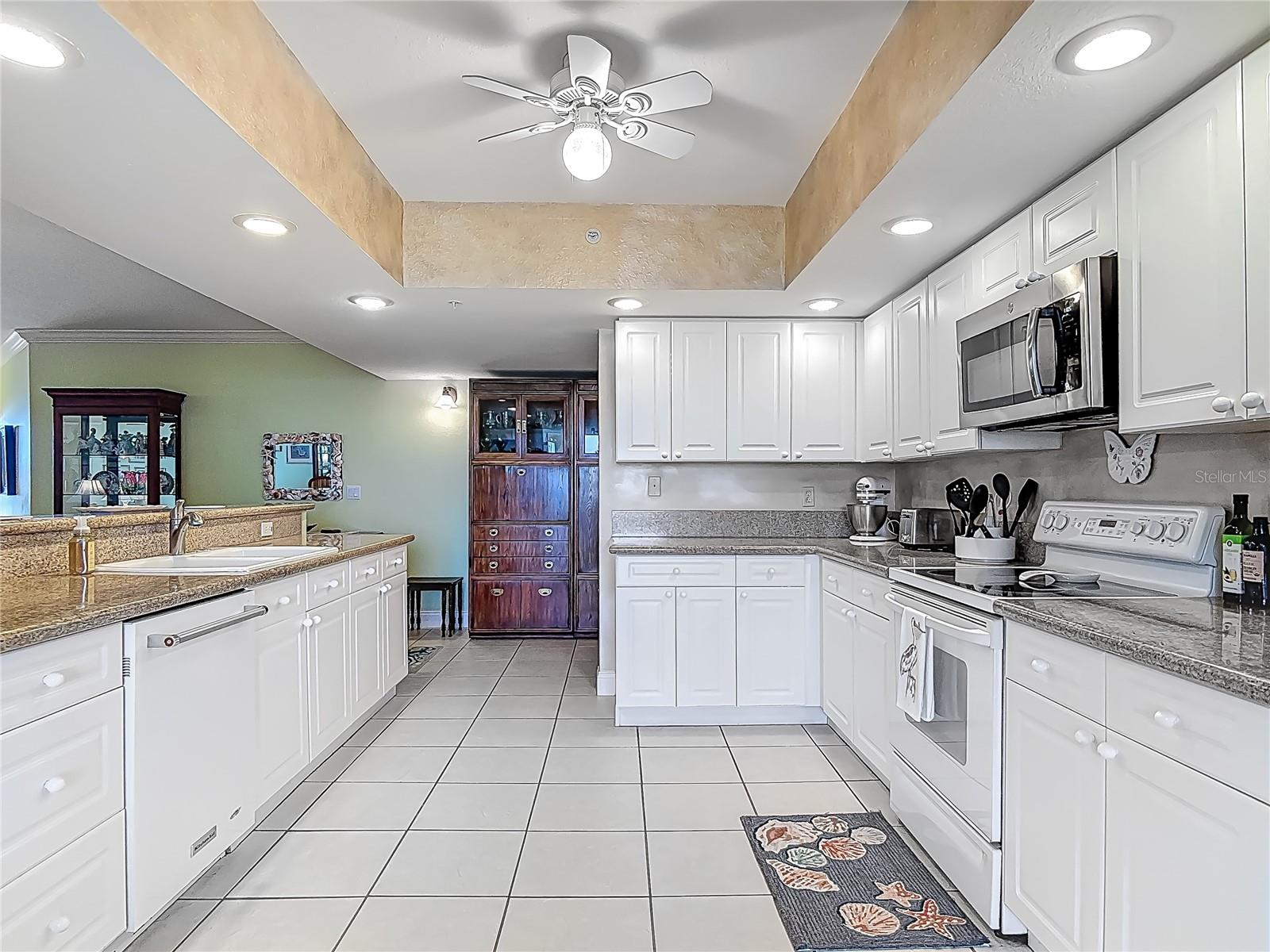 Image 6 of 50 For 3145 Atlantic Avenue 1001