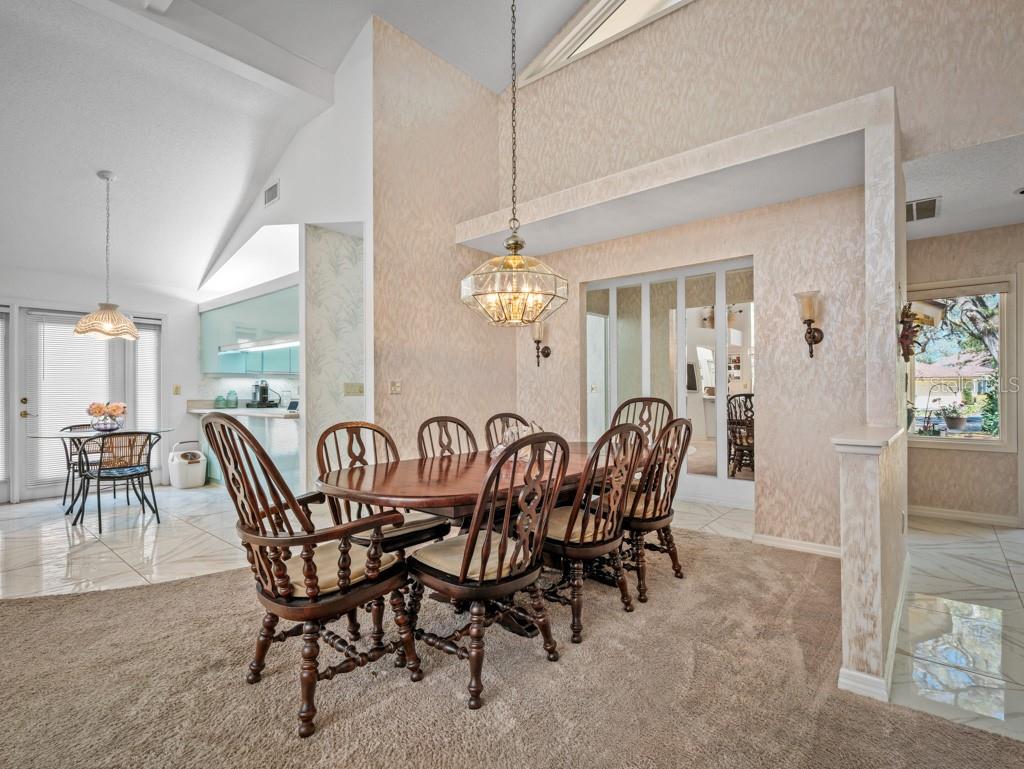 Image 20 of 54 For 627 Saint Andrews Circle
