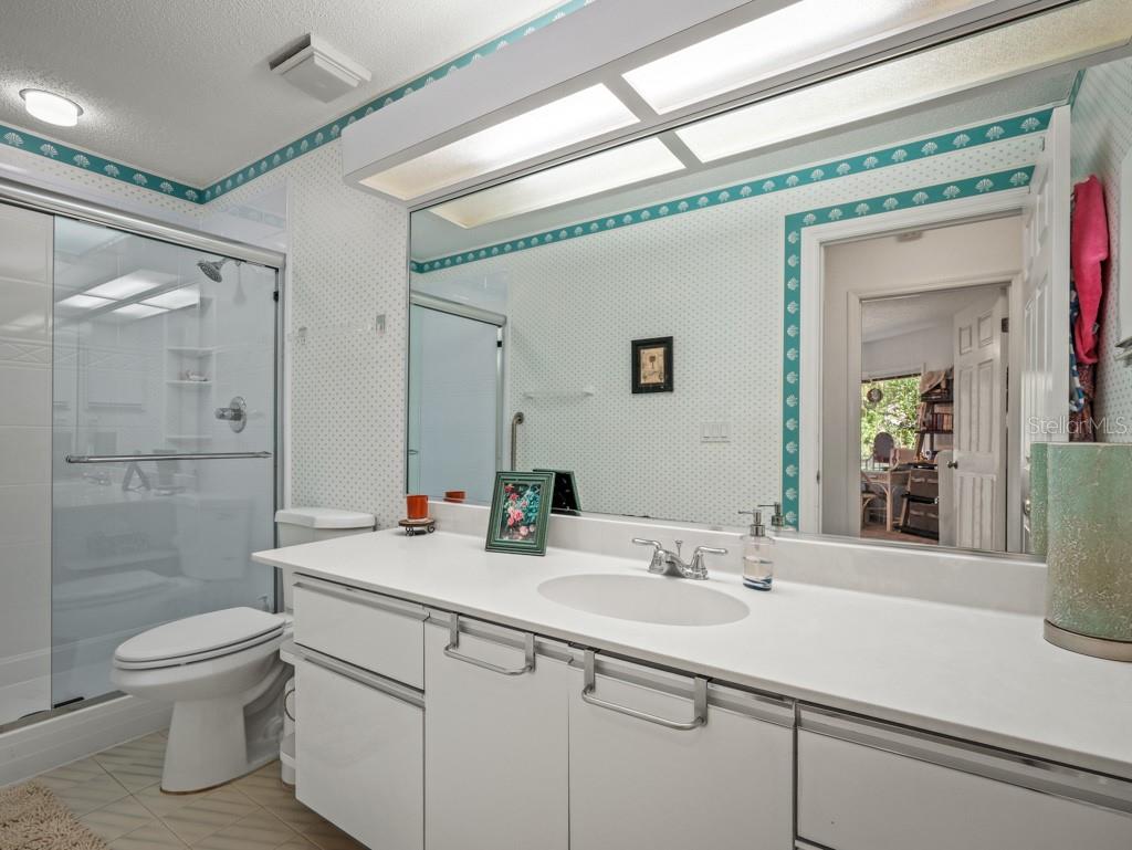 Image 36 of 54 For 627 Saint Andrews Circle