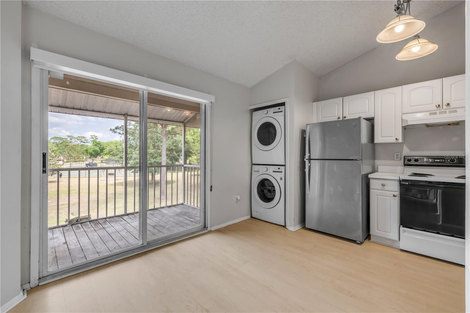 Image 14 of 50 For 160 Reserve Circle 204
