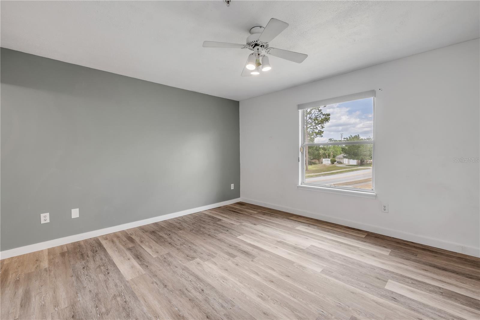 Image 15 of 50 For 160 Reserve Circle 204
