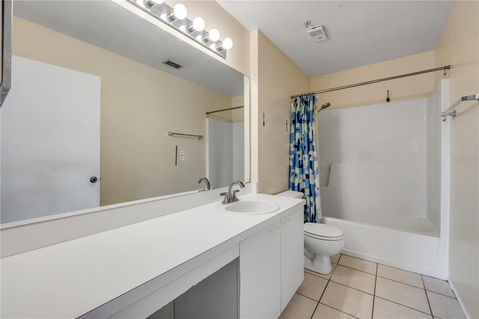 Image 20 of 50 For 160 Reserve Circle 204