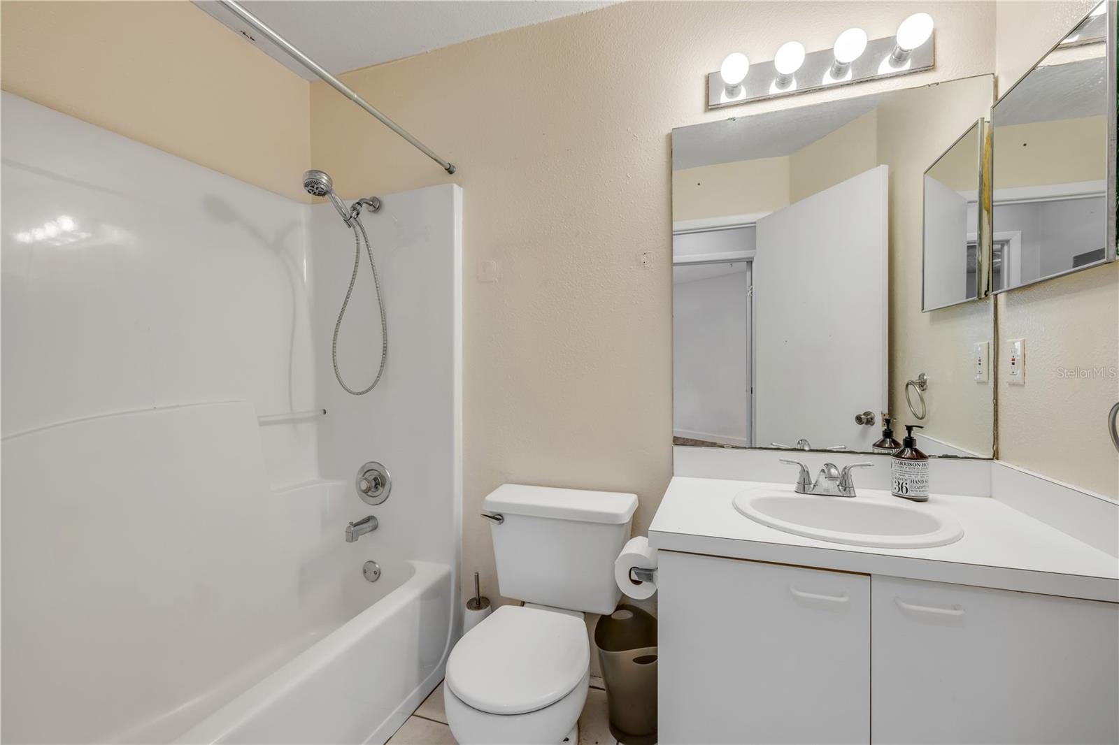 Image 21 of 50 For 160 Reserve Circle 204