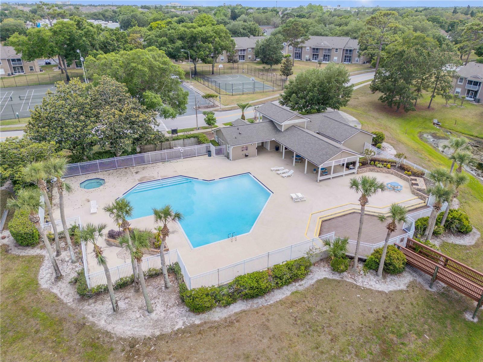 Image 37 of 50 For 160 Reserve Circle 204