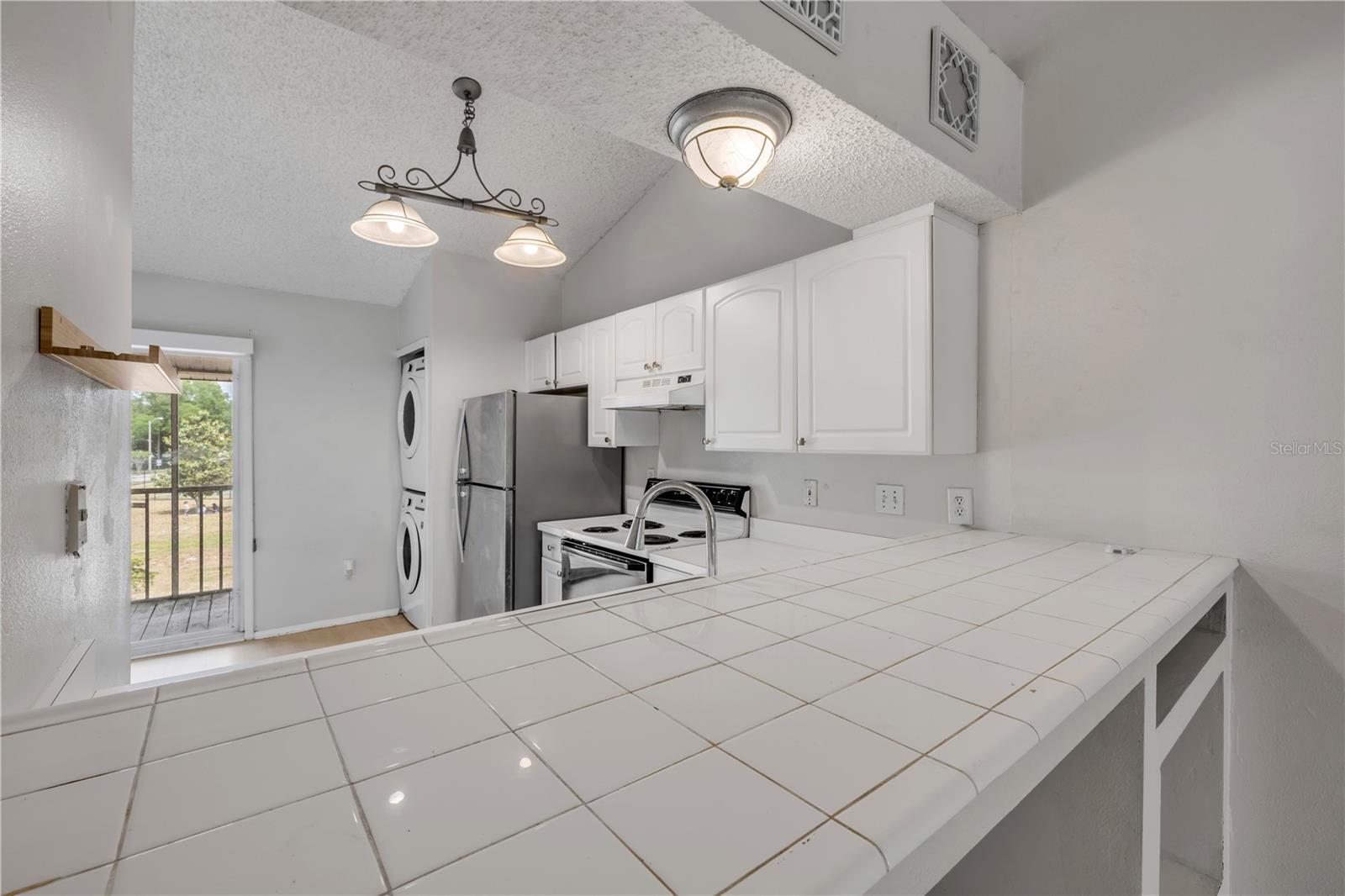 Image 8 of 50 For 160 Reserve Circle 204