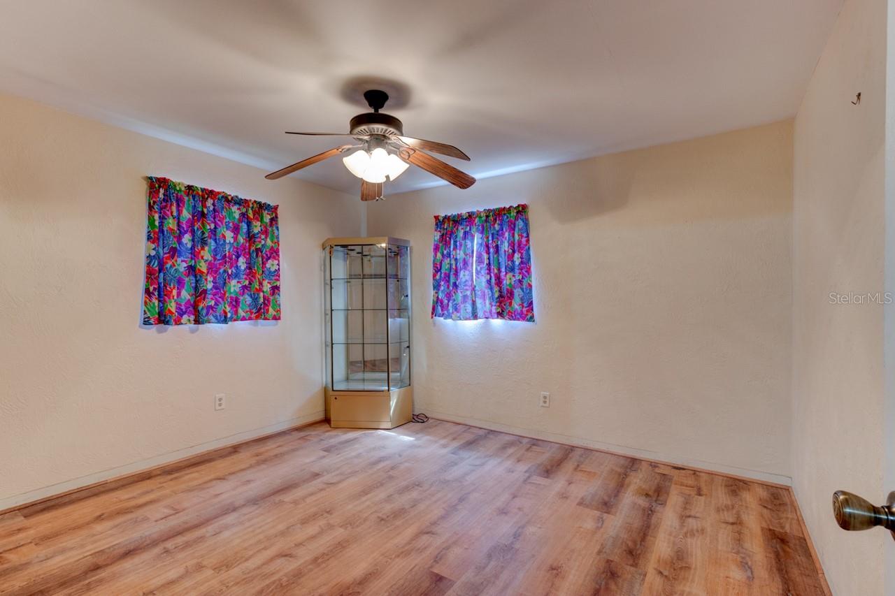 Image 14 of 20 For 1302 Westwood Drive