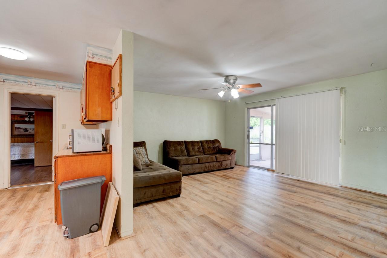 Image 9 of 20 For 1302 Westwood Drive