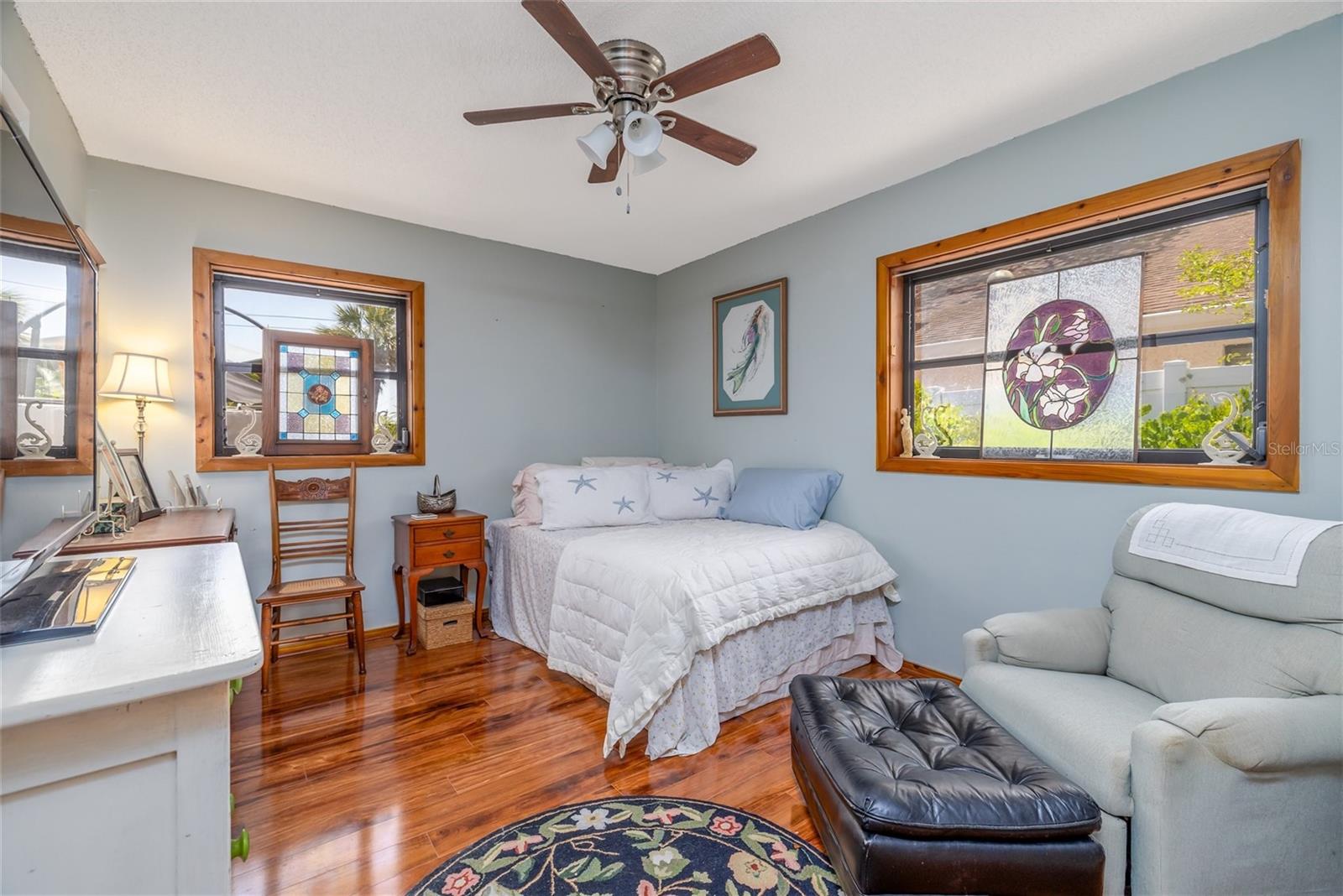 Image 13 of 42 For 825 23rd Avenue