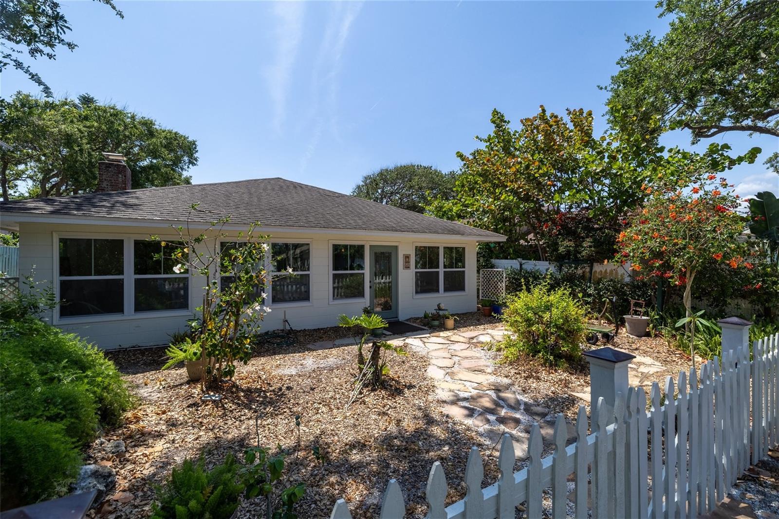 Image 2 of 42 For 825 23rd Avenue