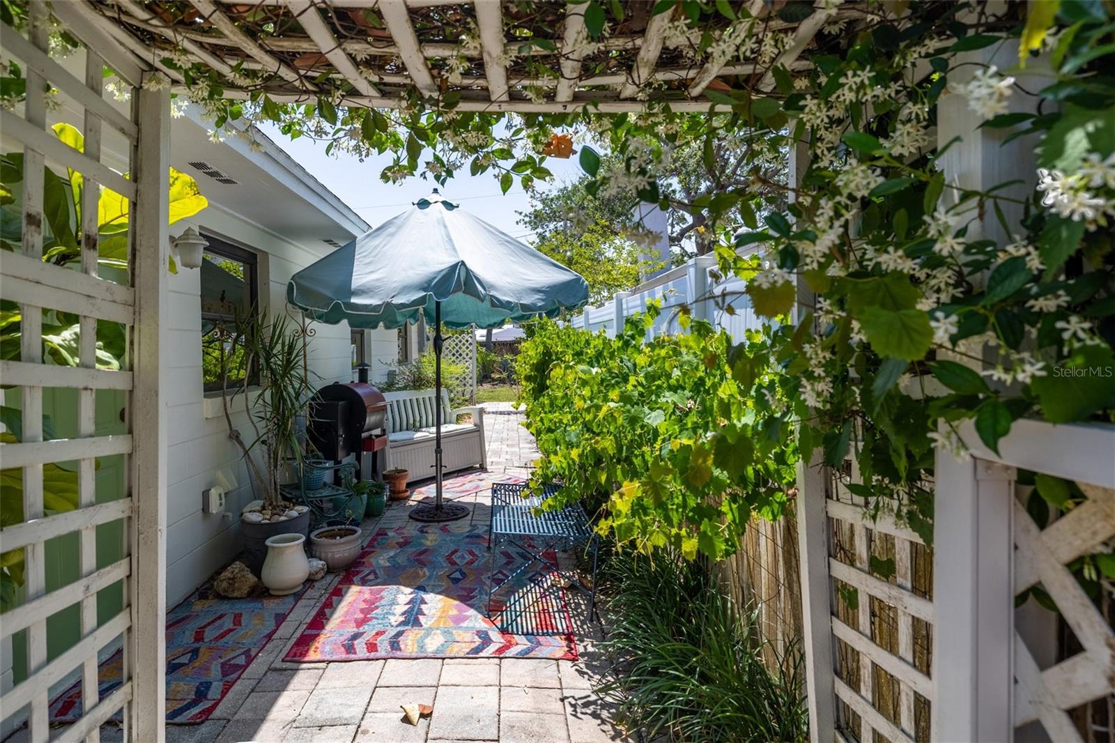 Image 22 of 42 For 825 23rd Avenue