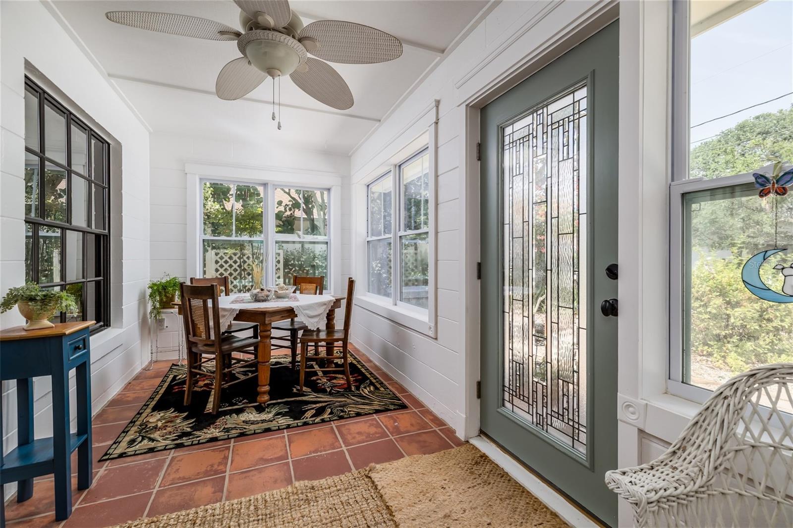 Image 5 of 42 For 825 23rd Avenue