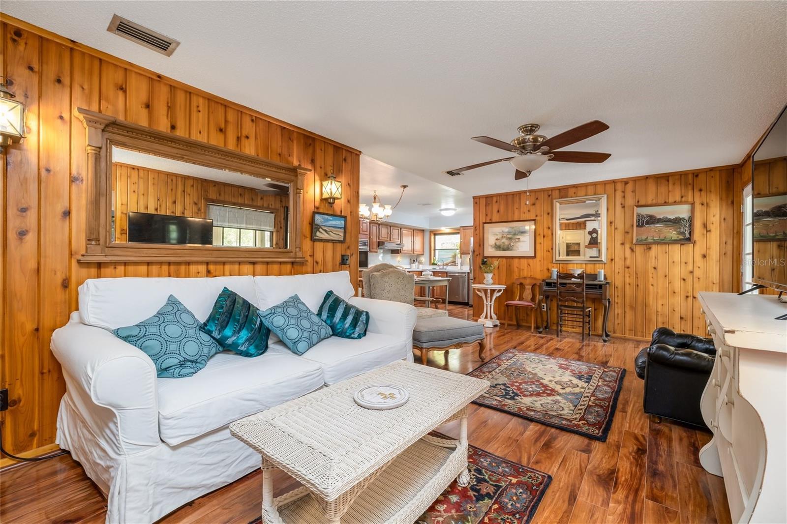 Image 8 of 42 For 825 23rd Avenue