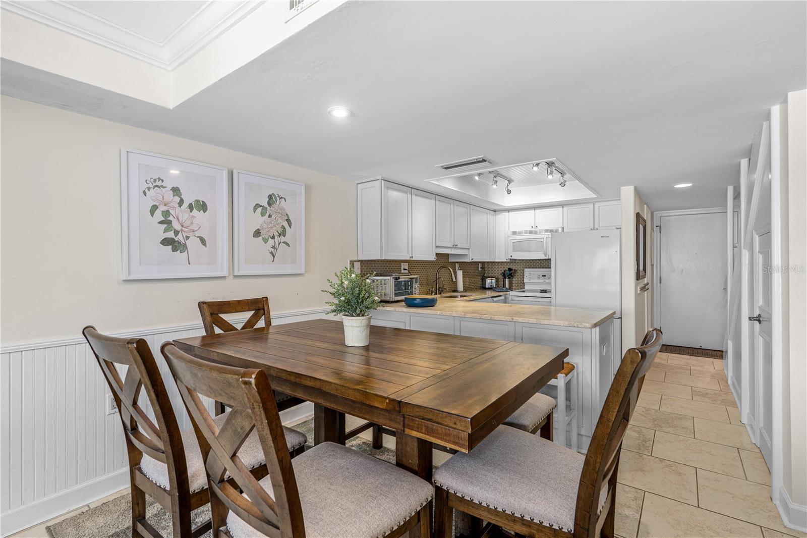 Image 10 of 40 For 4841 Saxon Drive C201