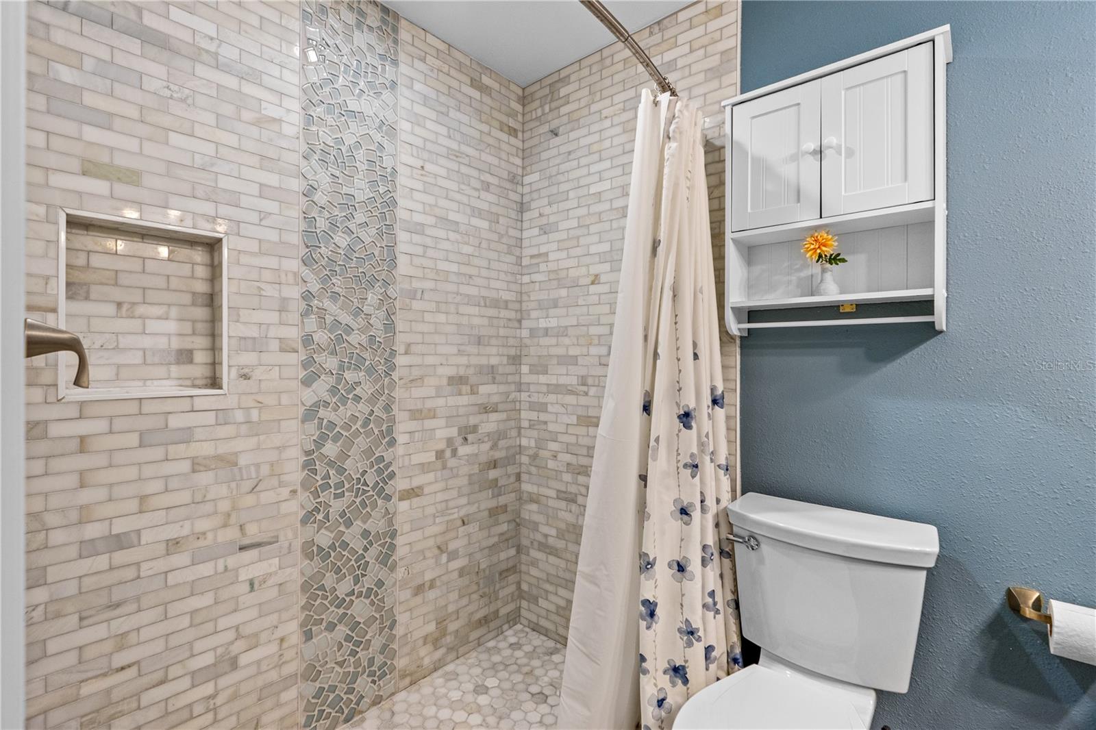 Image 20 of 40 For 4841 Saxon Drive C201