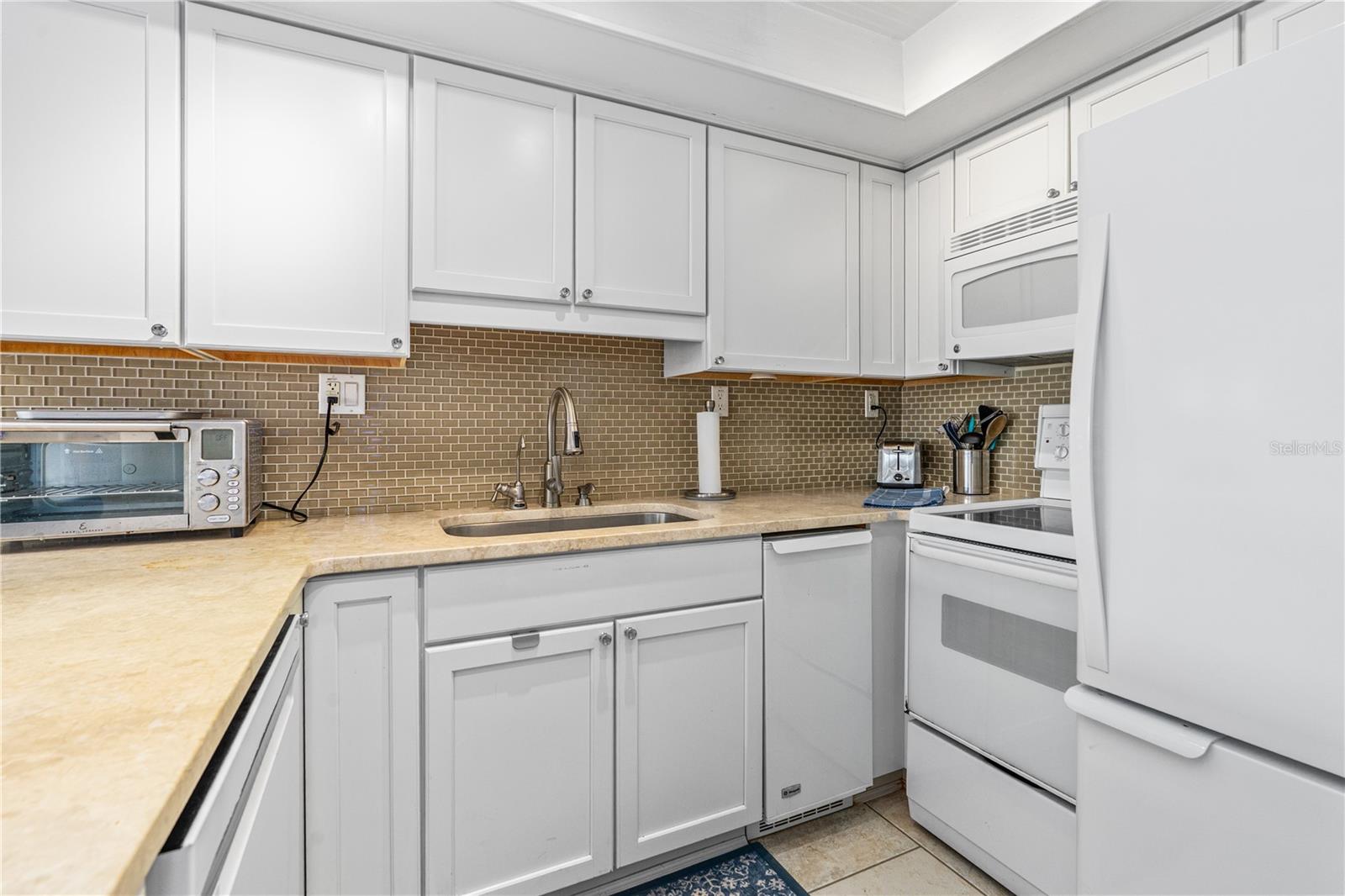 Image 8 of 40 For 4841 Saxon Drive C201