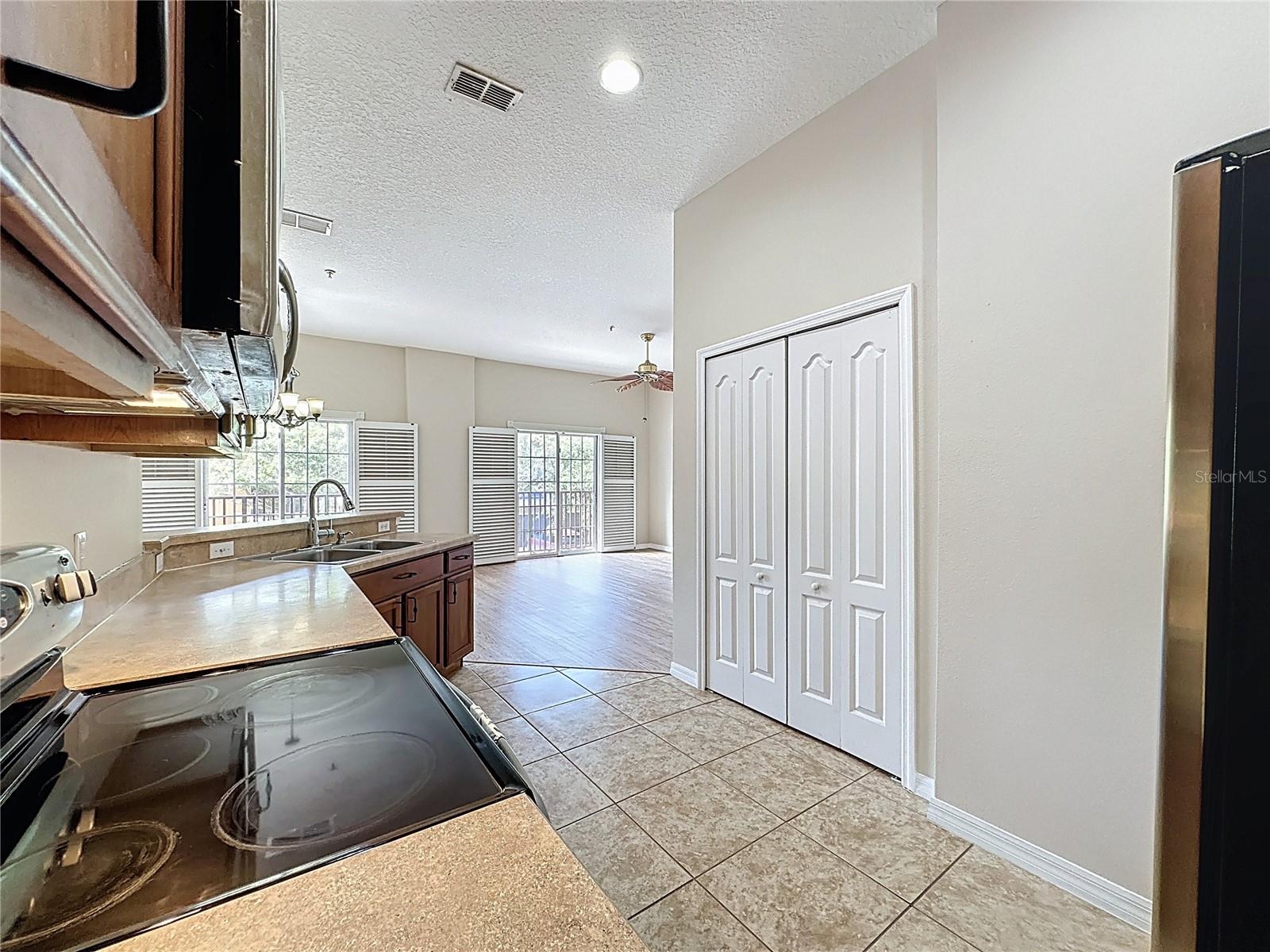 Image 47 of 63 For 3311 Pine Oak Trail