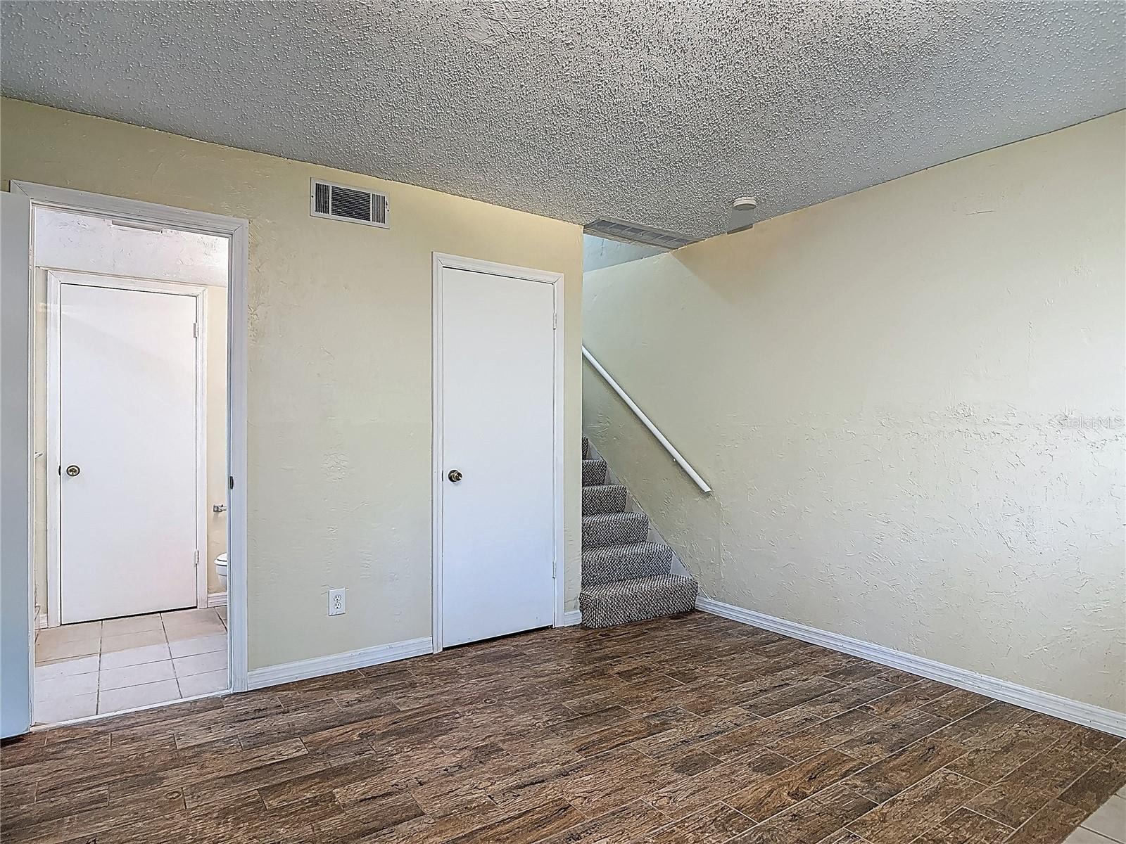 Image 14 of 44 For 95 Moonstone Court