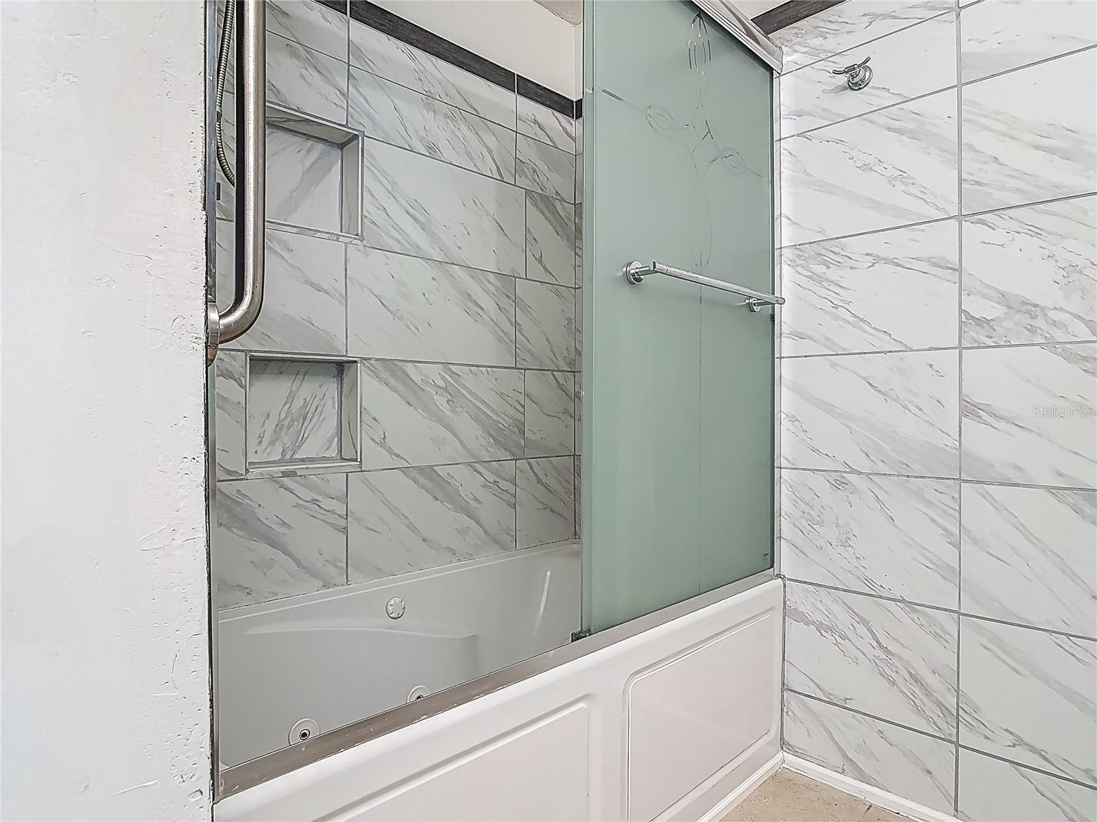 Image 18 of 44 For 95 Moonstone Court